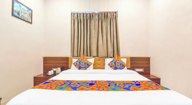 Premium Kahden hengen huone Hotel Maanvad Garh - V One pride by Noww Hotels