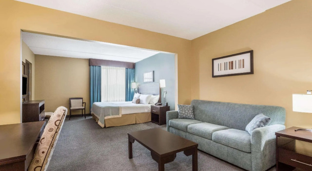 Номер Deluxe Wingate by Wyndham Regina