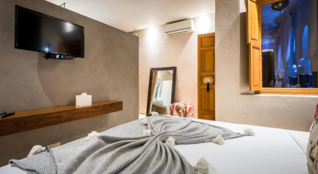 Camera Standard Riad Houma