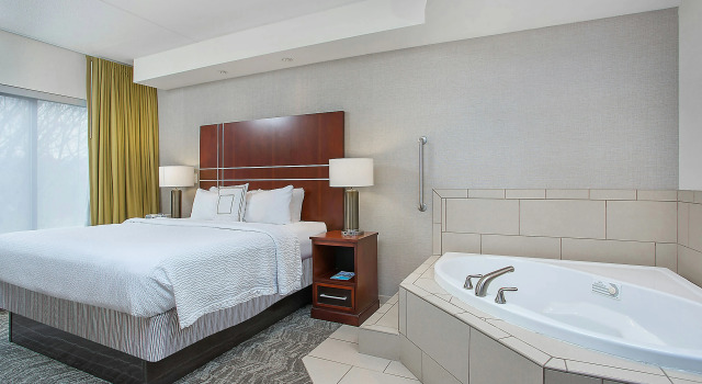 SpringHill Suites Pigeon Forge, Забронировать Отель Пиджен-Фордж Great Smoky Mountains National Park, рядом с Зеркальный лабиринт Hannah's Maze of Mirrors