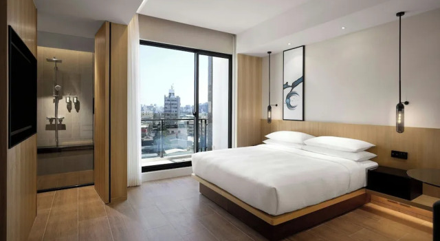 Двухместный номер Standard с балконом Fairfield by Marriott Taichung