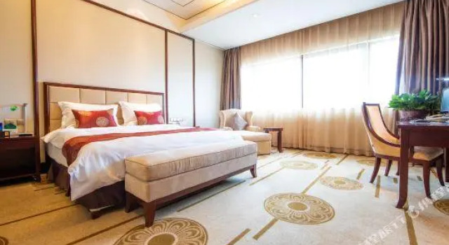 Chang'an Baiyun Hotel, Rezerwuj Hotel Hotele 4-gwiazdkowe w Pekin, 4*