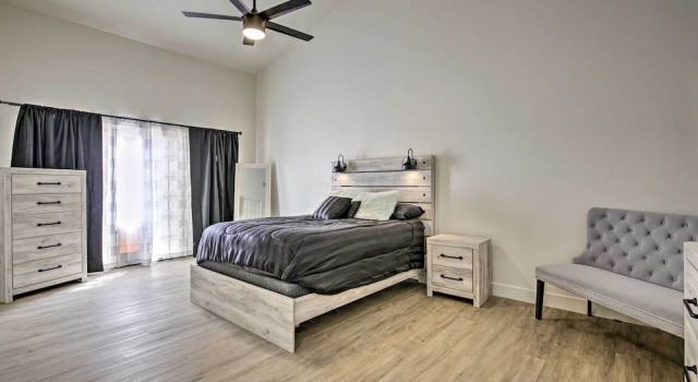 Коттедж Hot Tub! Family-friendly Home, 8 Mi to Westgate