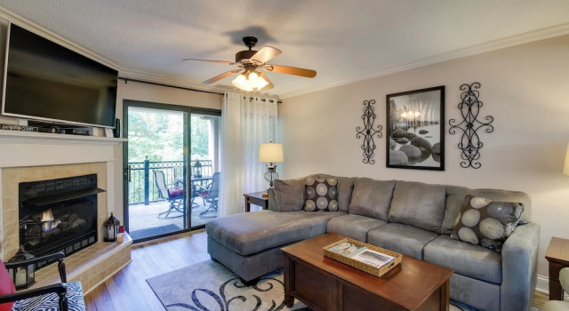 Gatlinburg Condo ~ 2 Mi to Smoky Mountains!