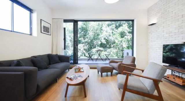 Апартаменты Industrial Chic 2BR in Dizengoff 35 by HolyGuest