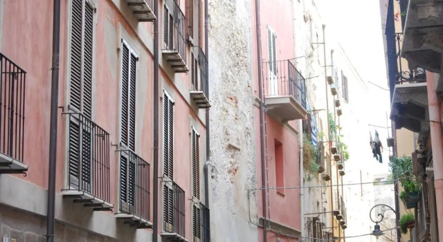 Suite 101 - Cagliari, Забронировать Отель Кальяри Южная Сардиния, рядом с Национальный археологический музей