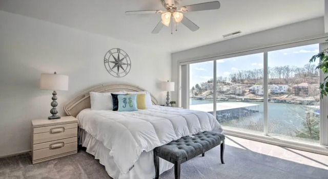 Lake-view Patio, Pool Access! Regatta Bay Condo, Prenota Appartamento Hotel a Missouri con parcheggio, Parcheggio