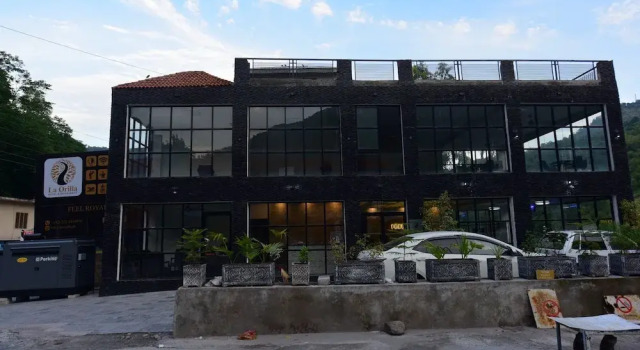 La Orilla Hotel, Prenota Hotel Muzaffarabad Azad Jammu and Kashmir