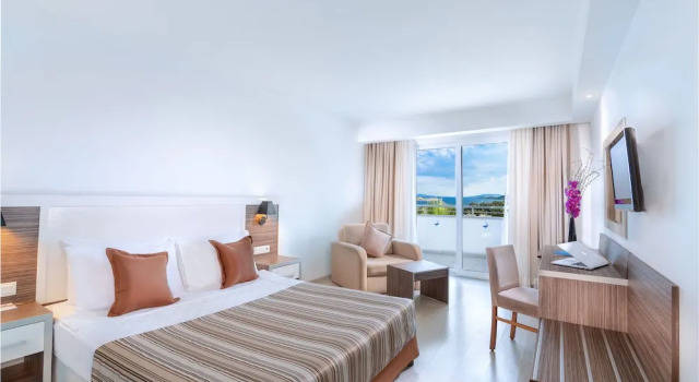 Одноместный номер Standard с балконом Club Shark Hotel