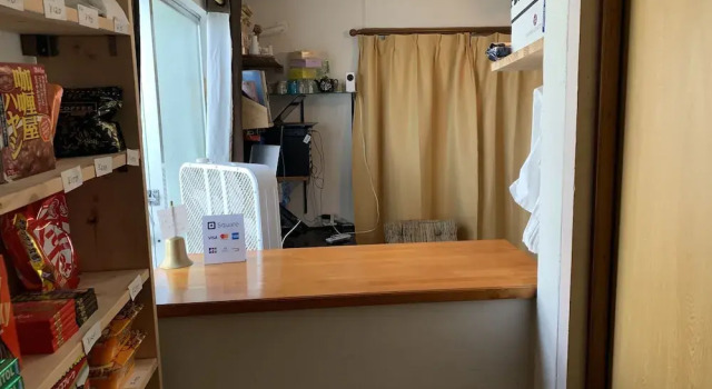Guest House Koza Gate 2, Забронировать Гостевой дом Отели Окинава-Сити с парковкой, рядом с Арена «Окинава-Сити», Парковка