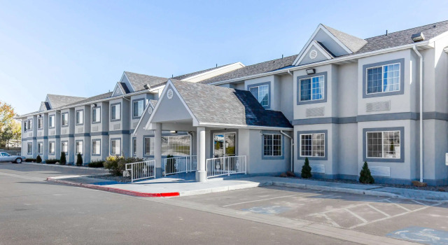 Quality Inn & Suites Elko, Book Hotel Hoteller i Elko med parkering, Parkering