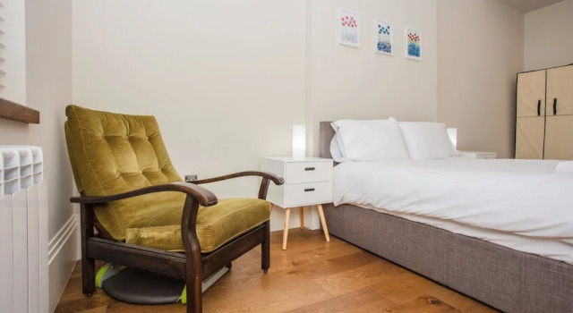 2 Bedroom Apartment in Clapham Accommodates 3