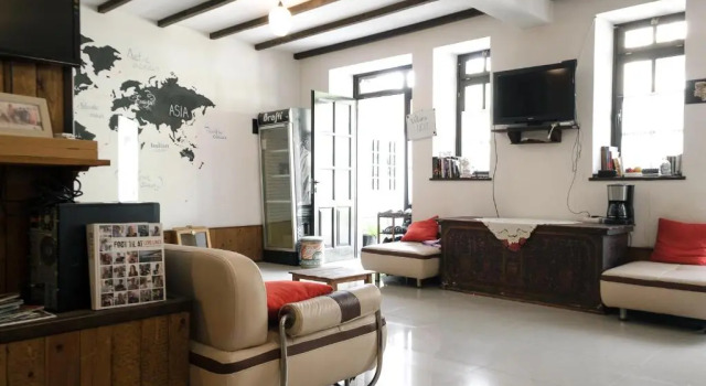 Maya Hostel Berat, Prenota Ostello Hotel economici a Berat County