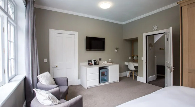 Четырёхместный номер Standard с видом на сад Summerwood Guest House