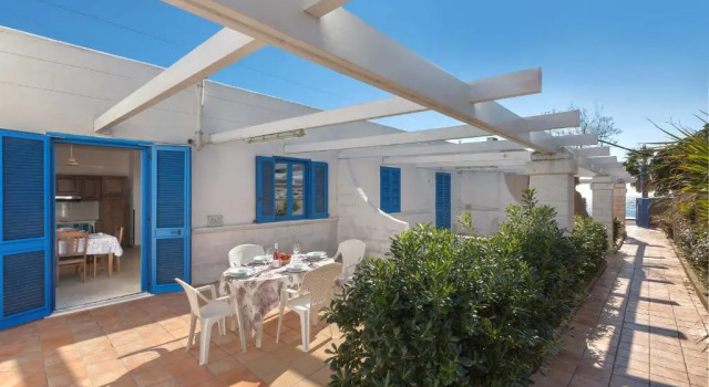 1 Bedroom Apartment with view Residence La Scogliera