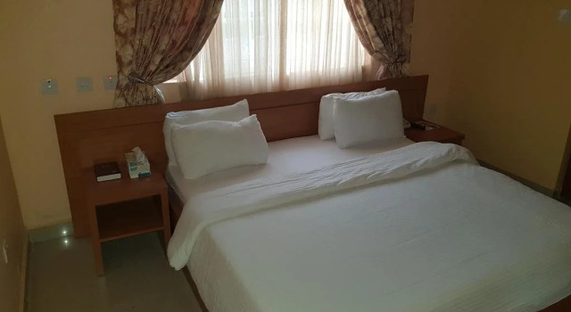 Ozom Hotel, Boek Hotel Enugu Nigeria