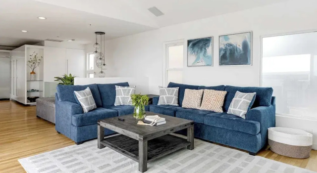 Walk to Manhattan Beach Pier, Ocean Views, Balcony, & Peloton Casa Del Mar by Avantstay, Забронировать Дом для отпуска Отели Los Angeles Beach Cities с парковкой, Парковка