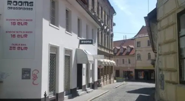Dragondoss Hostel, Забронировать Хостел Хостелы Любляна, рядом с Ljubljana Botanical Garden, Хостел