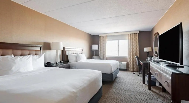 Четырёхместный номер Standard Wyndham Omaha Hotel - West Dodge