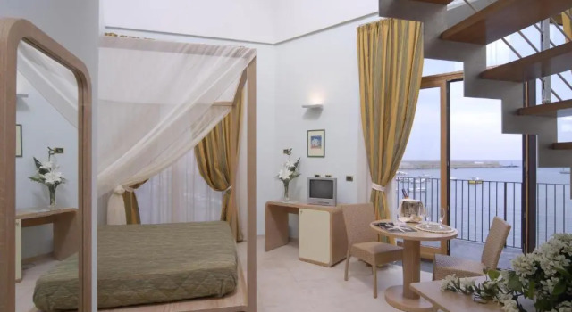 Полулюкс с балконом и с видом на море Hotel Villa Carolina