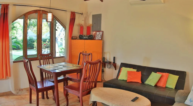 Charming 2 Bdrm Tuscany-style Villa