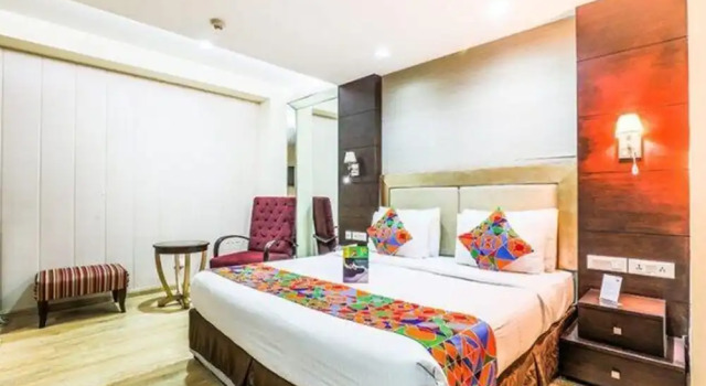 FabHotel Hexa Lajpat Nagar, Забронировать Отель Отели Нью-Дели с завтраком, Завтраки