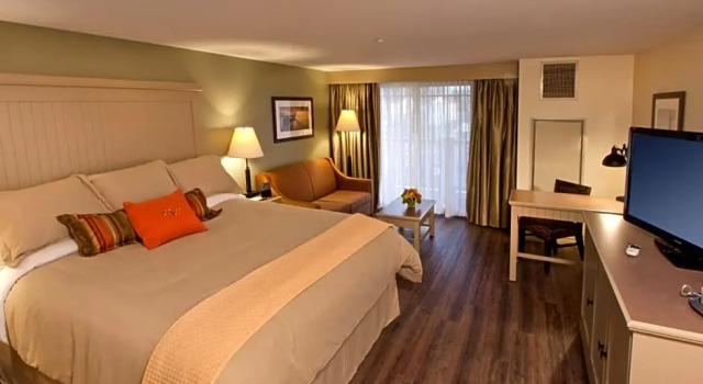 Двухместный номер Standard с балконом и с видом на окрестности 1000 Islands Harbor Hotel