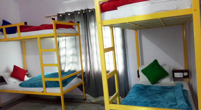 Кровать в общем номере (женский номер) Bunk Stay Co-working and Yoga