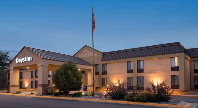 Days Inn by Wyndham Fargo - West Acres, Забронировать Отель Отели Фарго с парковкой, Парковка