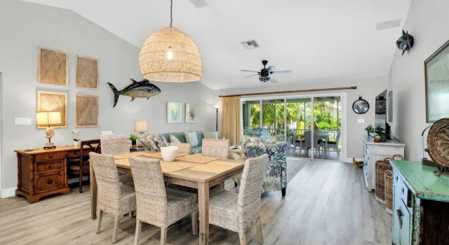 Waterfront Luxury Home With Pool and Boat Dock