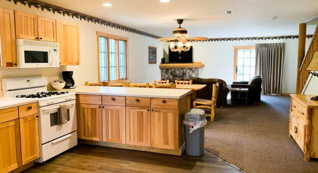 Вилла Grand Bear Resort at Starved Rock