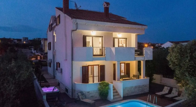 Вилла с 5 комнатами Villa Slavica ZadarVillas