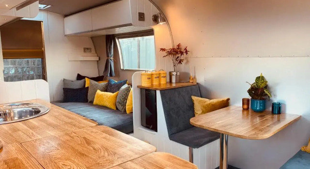 Vintage 1962 airstream, Book Hotel Deddington Oxfordshire