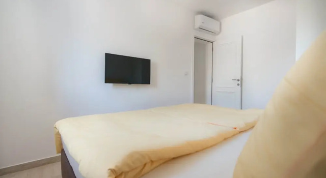 Apartments D&V, Book Lejlighed Hoteller i Kotor Riviera med parkering, Parkering
