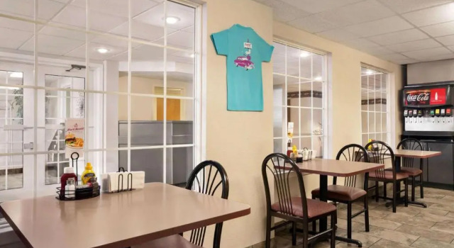 Номер Standard Travelodge by Wyndham Fort Scott