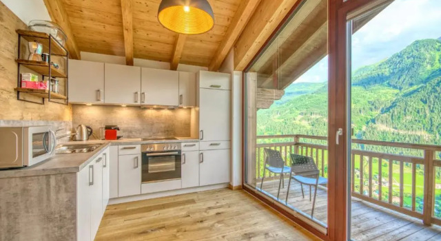 Ski-in Ski-out Chalet Maiskogel 17A by Alpen Apartments, Забронировать Апартаменты/квартира Капрун Europa Sportregion, рядом с Электростанция Тауэрн