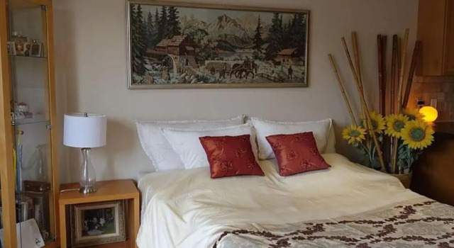 Bright Studio w Full Kitchen and Detached Bathroom, Varaa Hotelli Toronto 