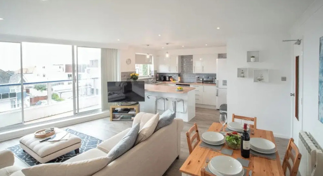 Stunning 2 bed Seaside Apartment With Sea Views, Varaa Huoneisto Asunnot kohteessa Merseyside, Huoneisto