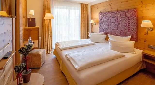 Номер Comfort с балконом Hotel Schlosskrone