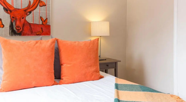 Modernised Apartments 1 and 2 Bedrooms Option Terrace and Balcony High Street