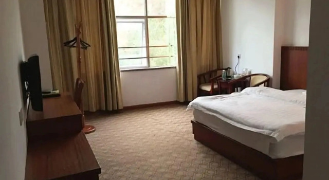 Xintiandi Hot Spring Hotel, Rezerwuj Hotel Hotele w Heyuan z parkingiem, Parking