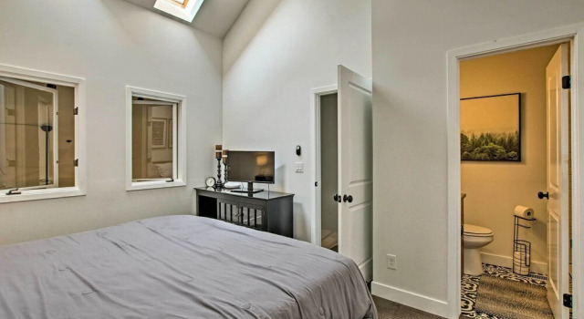 Contemporary Family Condo by Pineview Reservoir!
