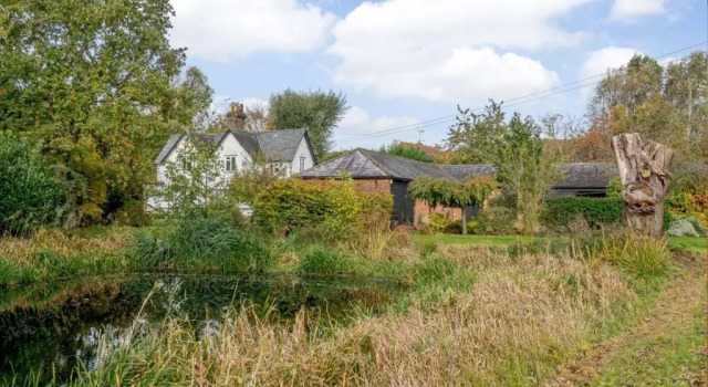 Коттедж Cosey 2 Bed Cottage With Pool 35 Mins From London