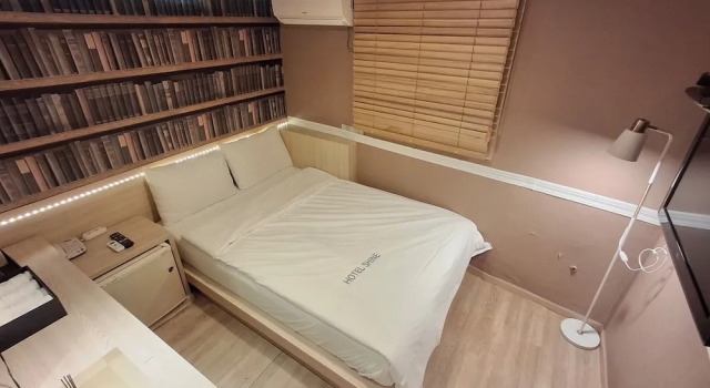 Standard Zimmer mit Balkon Shine Hotel