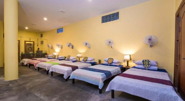 Кровать в общем номере WORLD WALKERs - Hostel