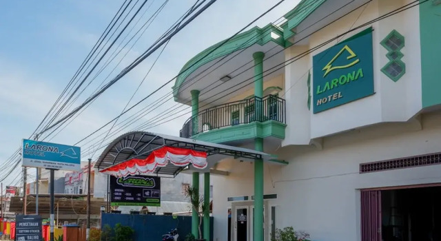 RedDoorz @ Jalan Jenderal Sudirman Palopo, Prenota Affittacamere Hotel a Sulawesi con parcheggio, Parcheggio