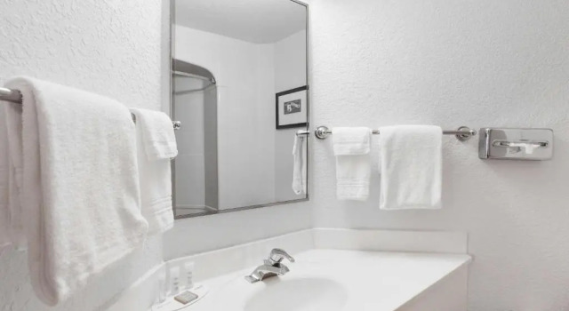 Люкс Super 8 by Wyndham Sault Ste. Marie