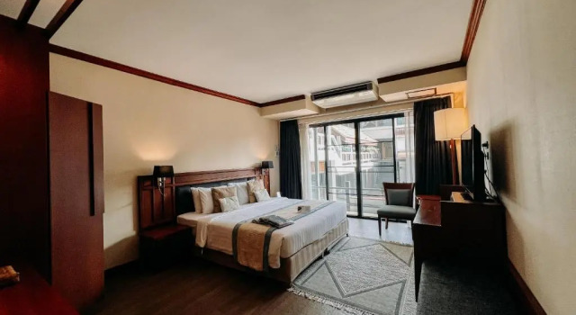Двухместный номер Deluxe с балконом Tohsang Heritage Ubon Hotel