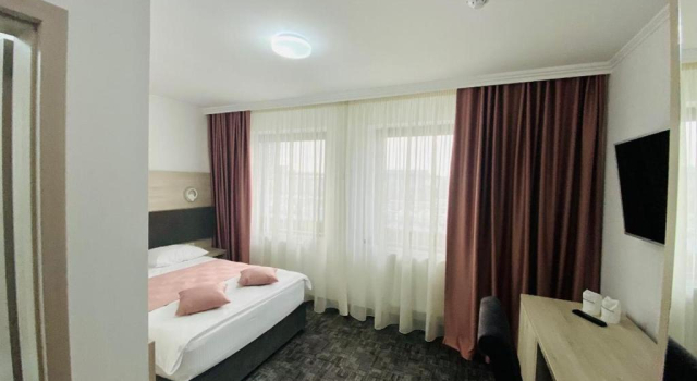 Hotel Bliss, Rezervovat Hotel Roman Neamţ