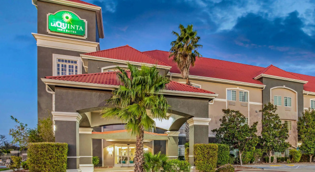 La Quinta Inn & Suites by Wyndham Corpus Christi Northwest, Buchen Sie Hotel Hotels in Corpus Christi mit Pool, Schwimmbad